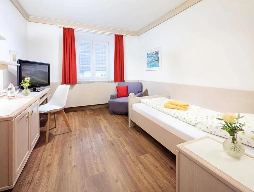 Hotel Und Gasthof Zur Laute Mindelheim Esterno foto