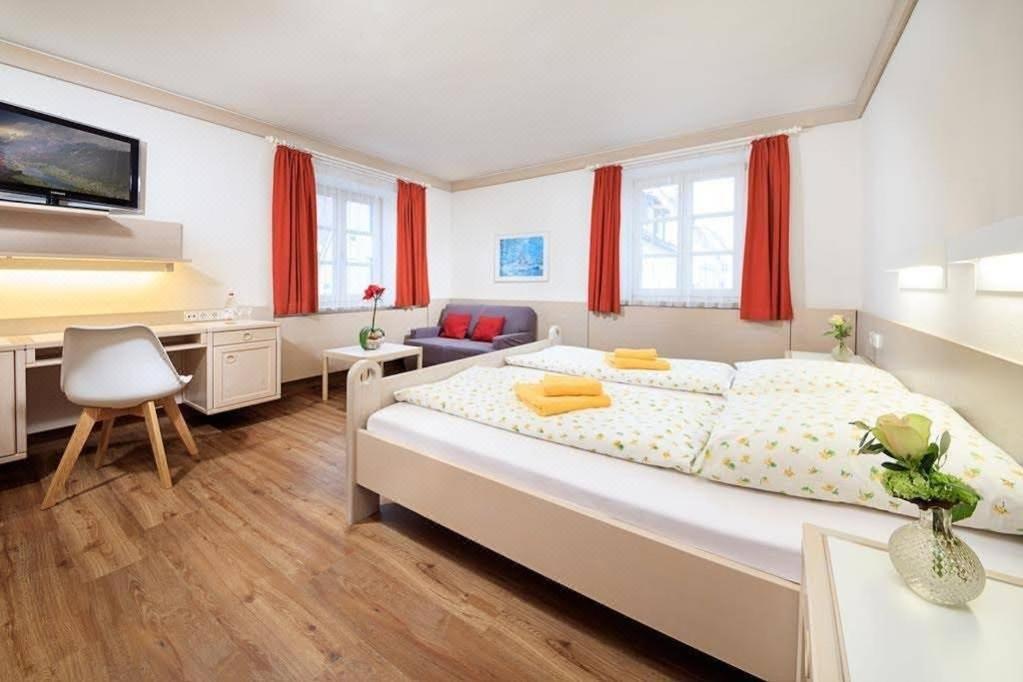 Hotel Und Gasthof Zur Laute Mindelheim Esterno foto